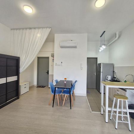 Taman Equine Comfy Studio#Greenery View#4 Pax#Aeon Mall Seri Kembangan Esterno foto