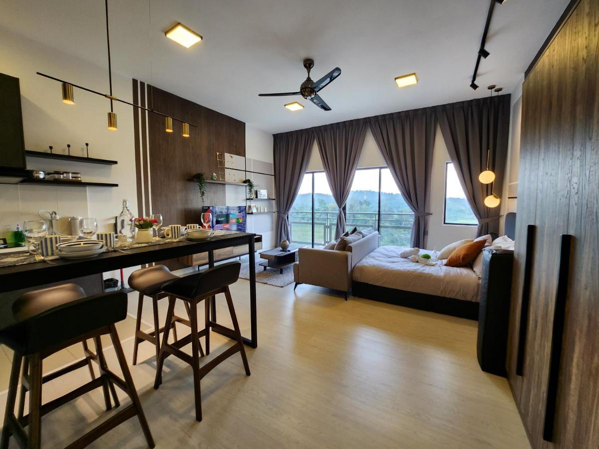 Taman Equine Comfy Studio#Greenery View#4 Pax#Aeon Mall Seri Kembangan Esterno foto